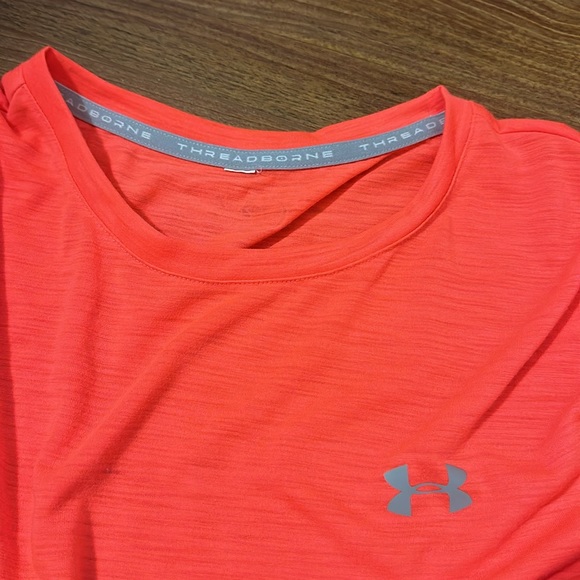 Under armour coral tshirt - Picture 4 of 5